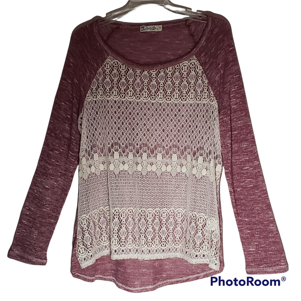 Spoiled women's XL vintage pullover front laced lightweight pullover top. 584
